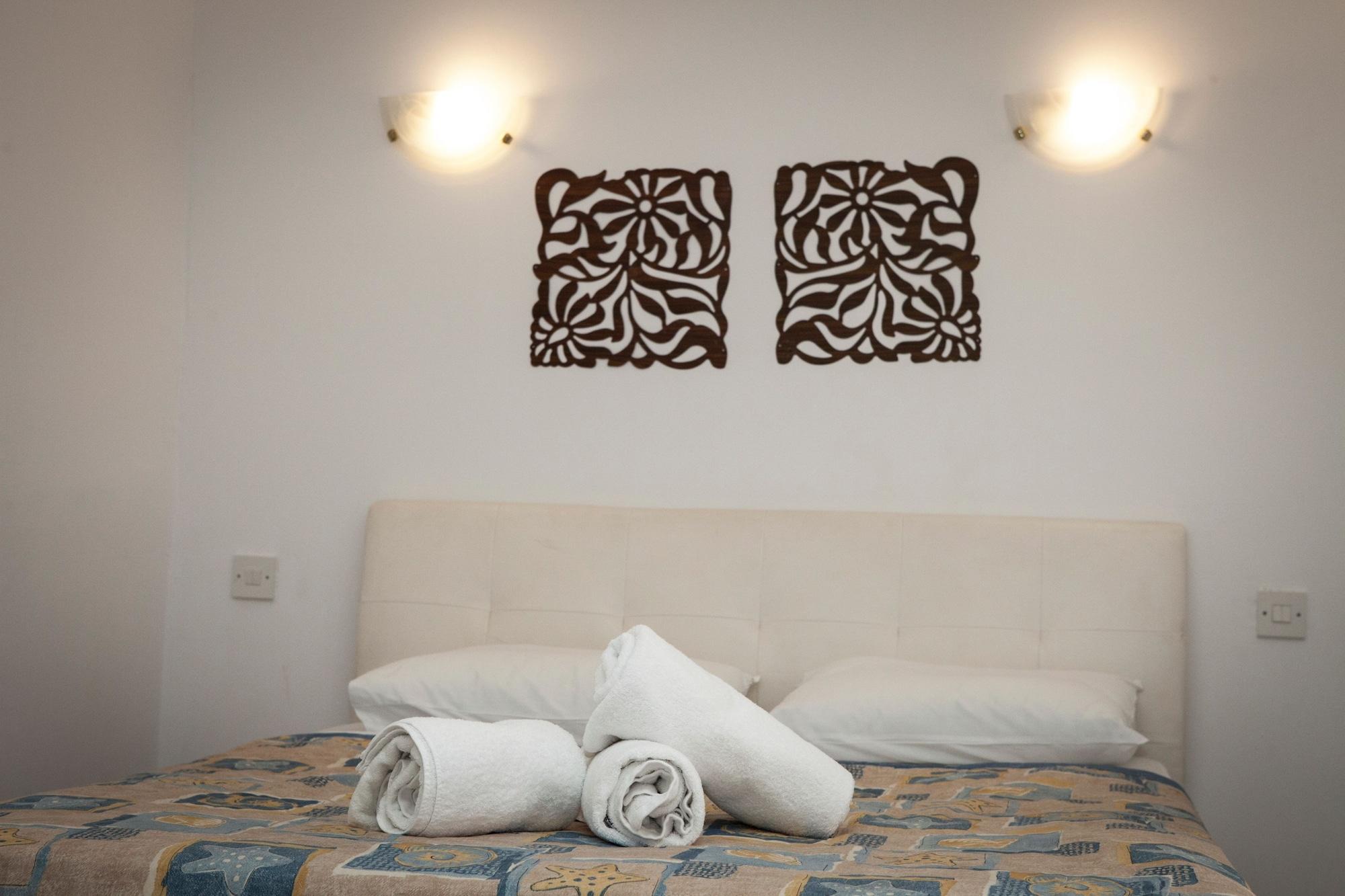 Alecos Hotel Apartments Paphos Extérieur photo