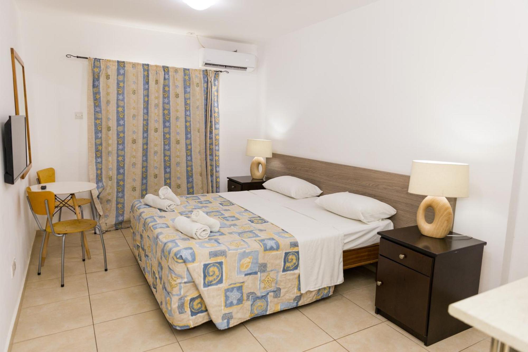 Alecos Hotel Apartments Paphos Extérieur photo
