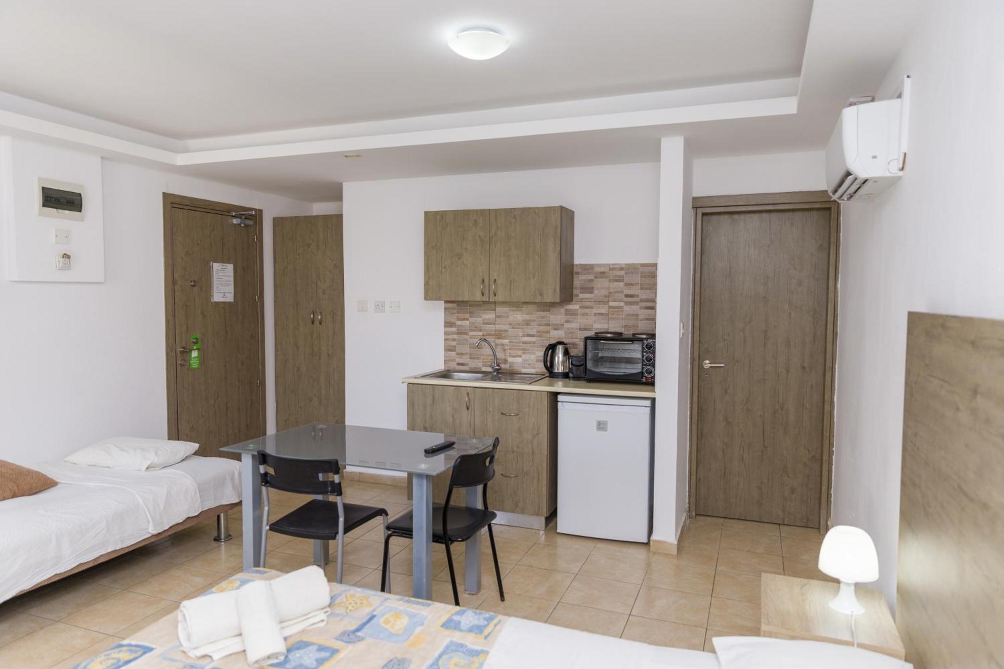Alecos Hotel Apartments Paphos Extérieur photo