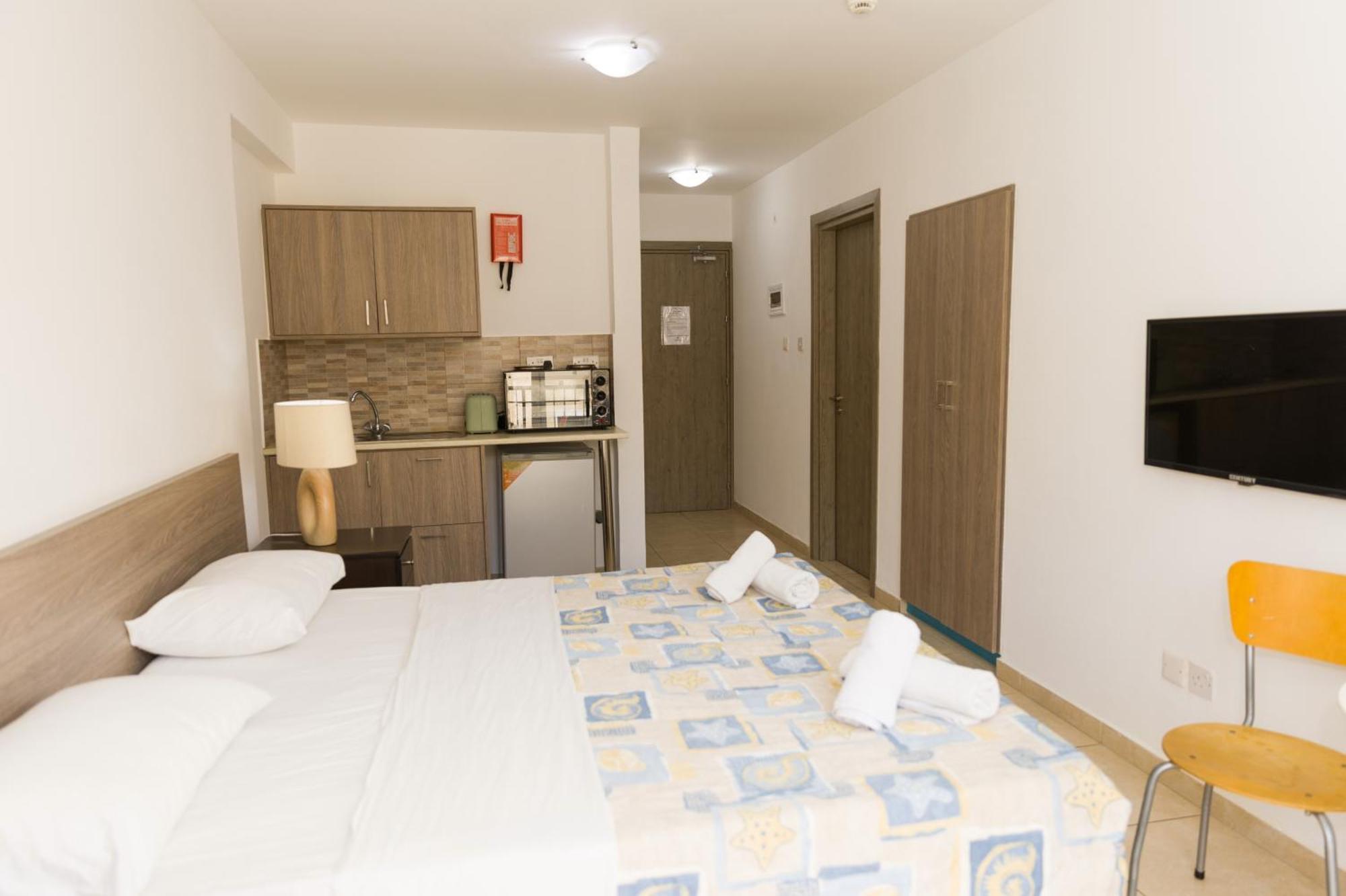 Alecos Hotel Apartments Paphos Extérieur photo
