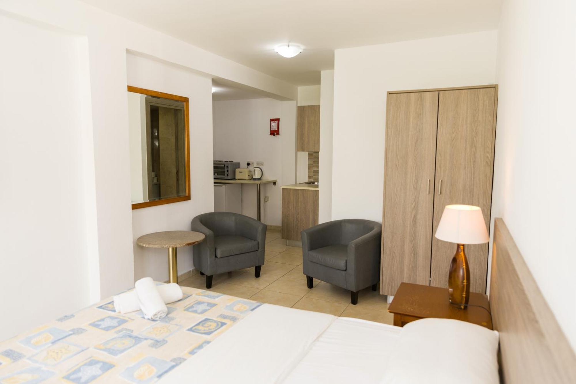 Alecos Hotel Apartments Paphos Extérieur photo