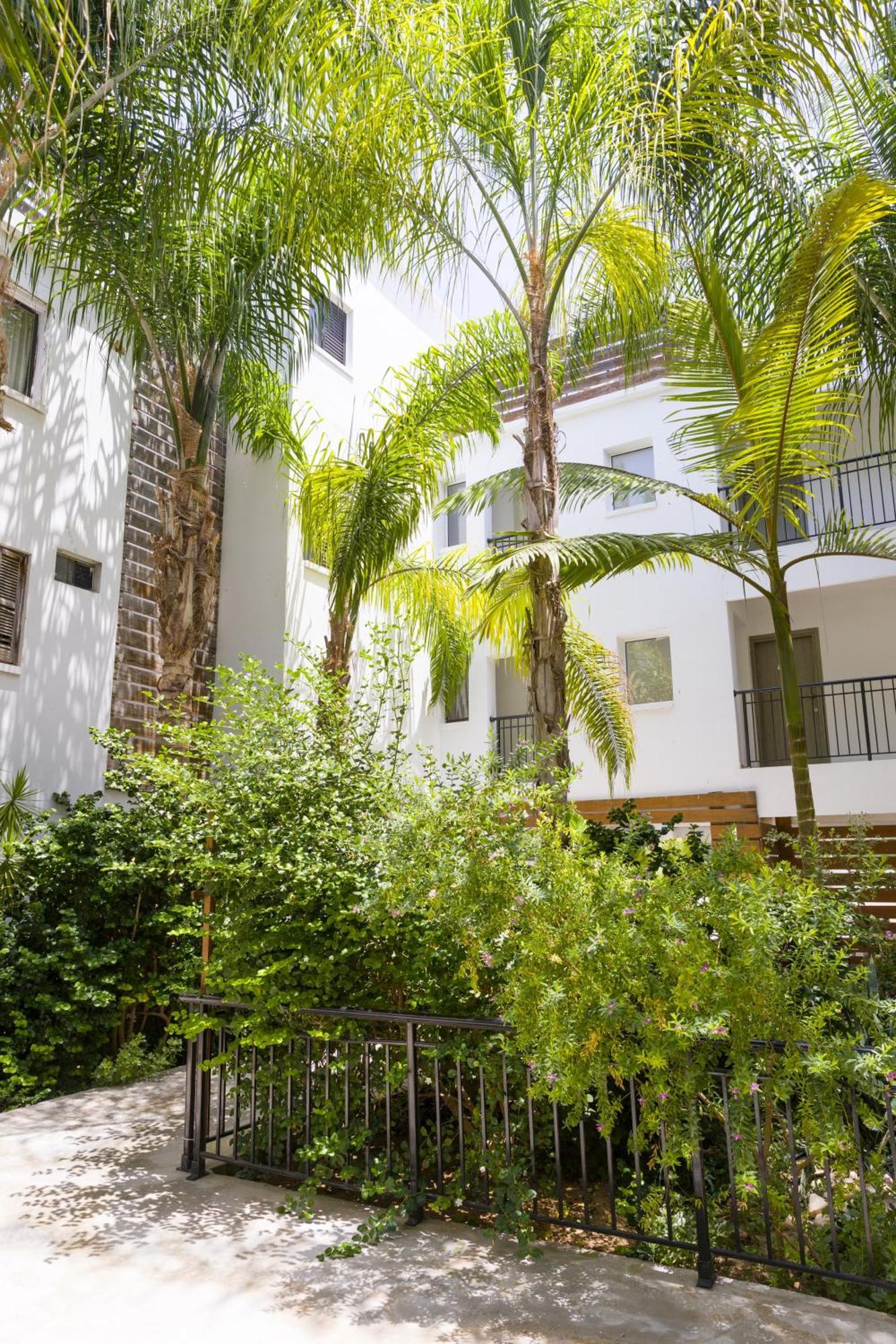 Alecos Hotel Apartments Paphos Extérieur photo