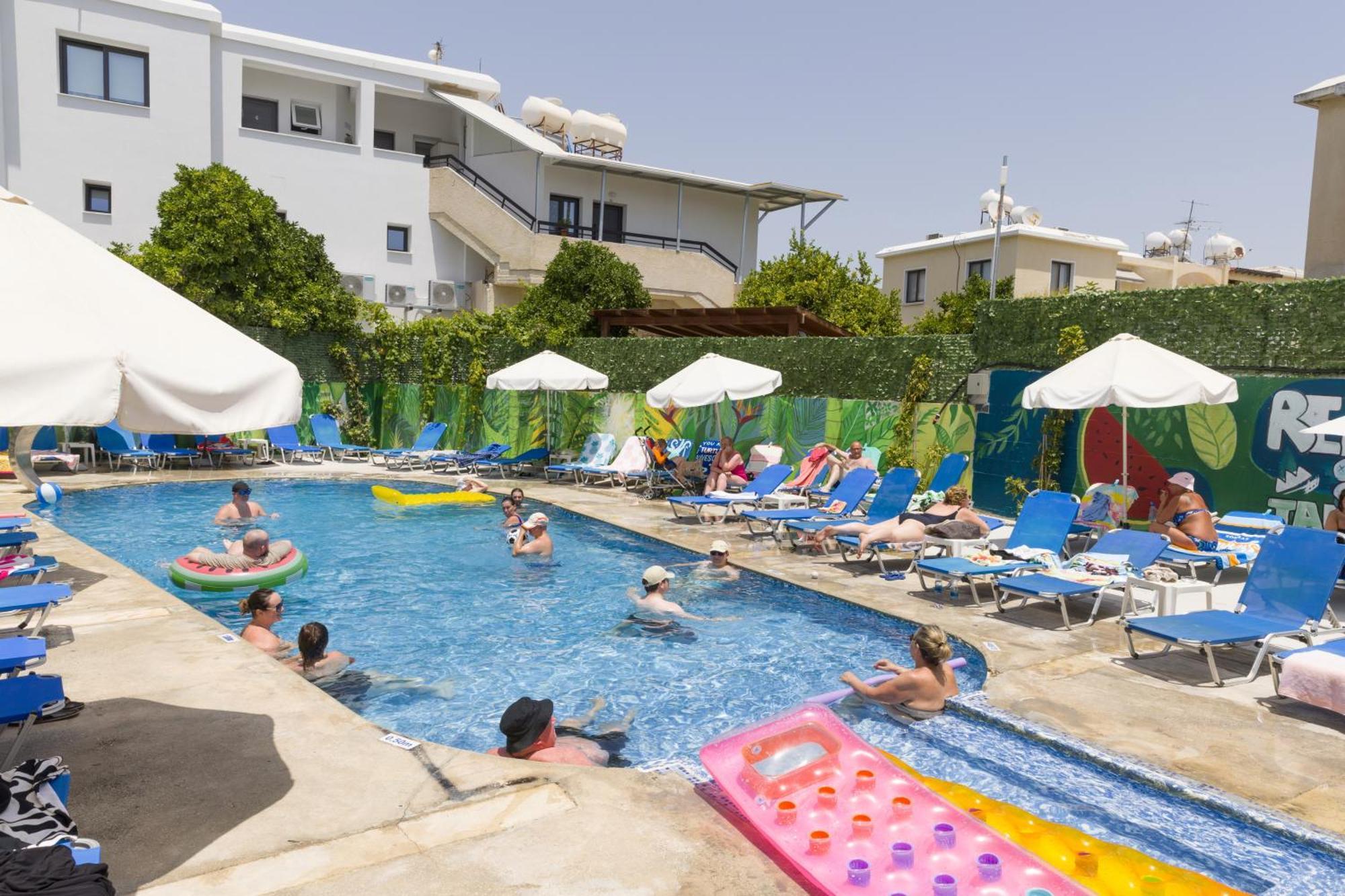 Alecos Hotel Apartments Paphos Extérieur photo